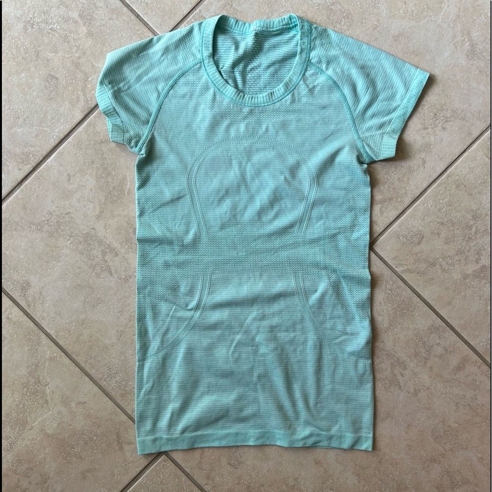 LULULEMON TEAL SWIFTLY TECH SHORT SLEEVE TOP SIZE 4